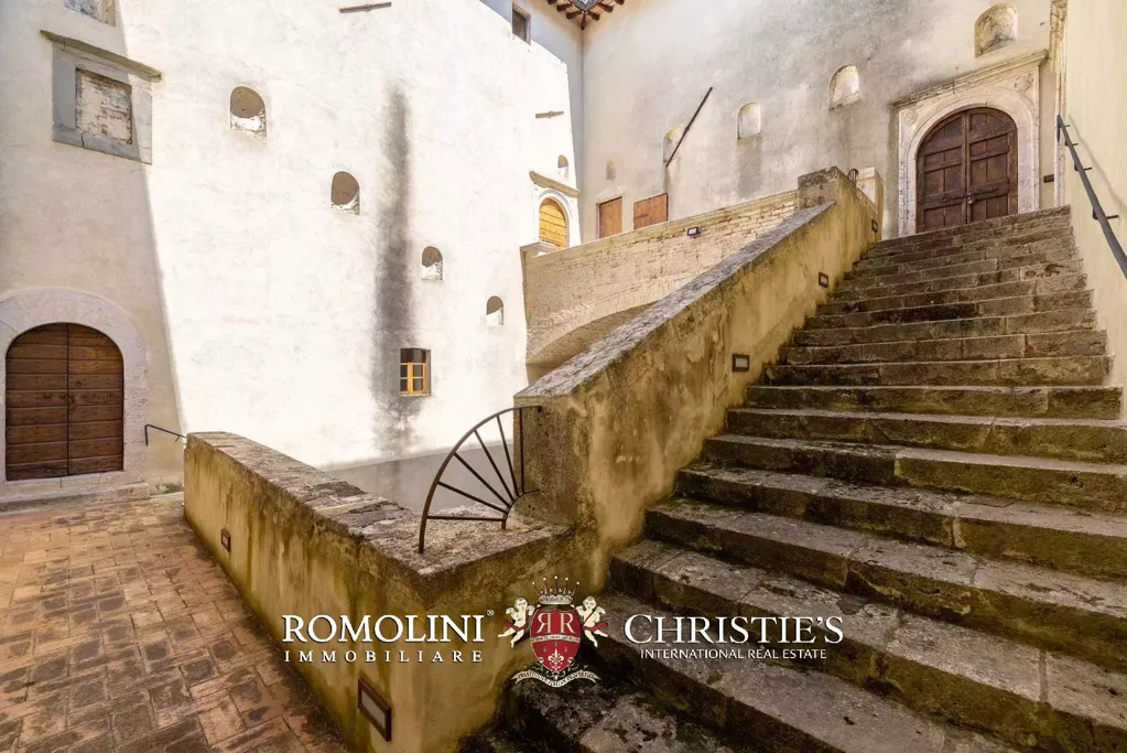 Toad - Historic Estate with Castle in Umbria