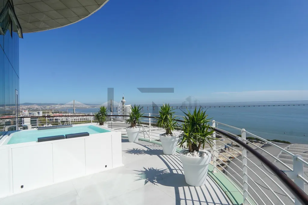 Terrass - Penthouse Duplex with River View in Parque das Nações