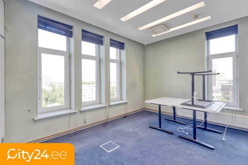 Studio - Office Building with Modern Lifts in Teika
