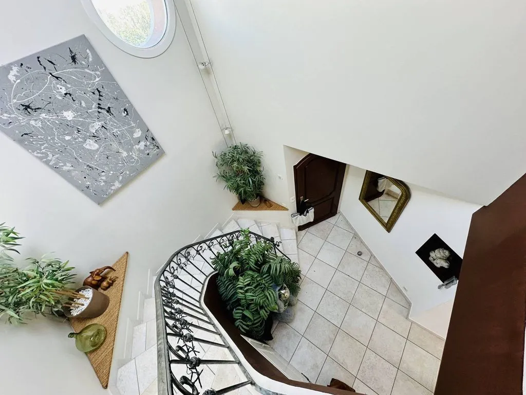 Pièces - Villa Luxueuse avec Piscine à Lattes