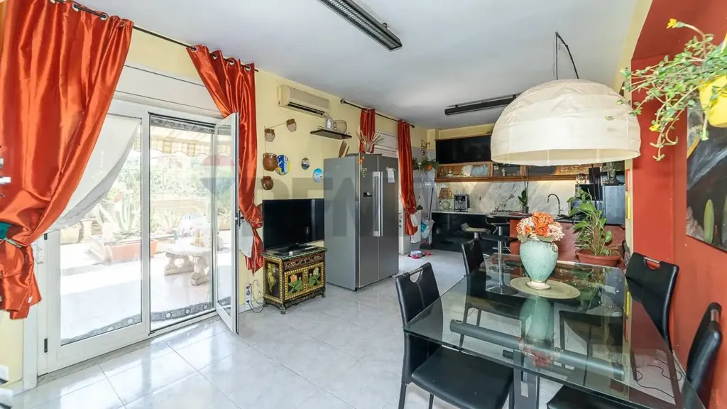 Dining Room - Spacious Apartment with Large Terrace in Catania