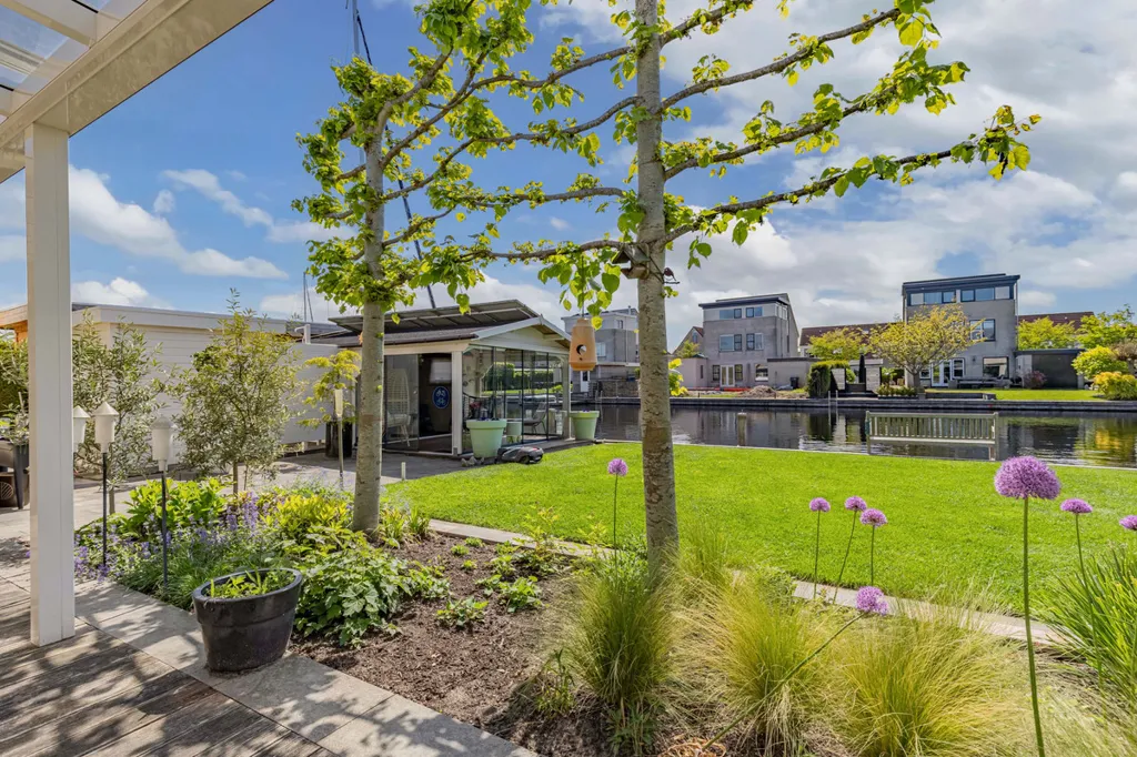 Jardin - Villa with Private Dock in Lemmer