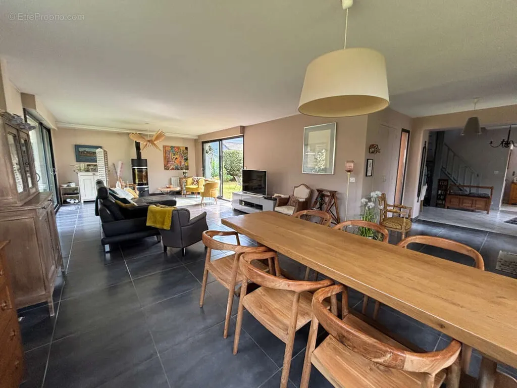 Salle à manger - Maison Atypique avec Jardin à Mesnil-Val
