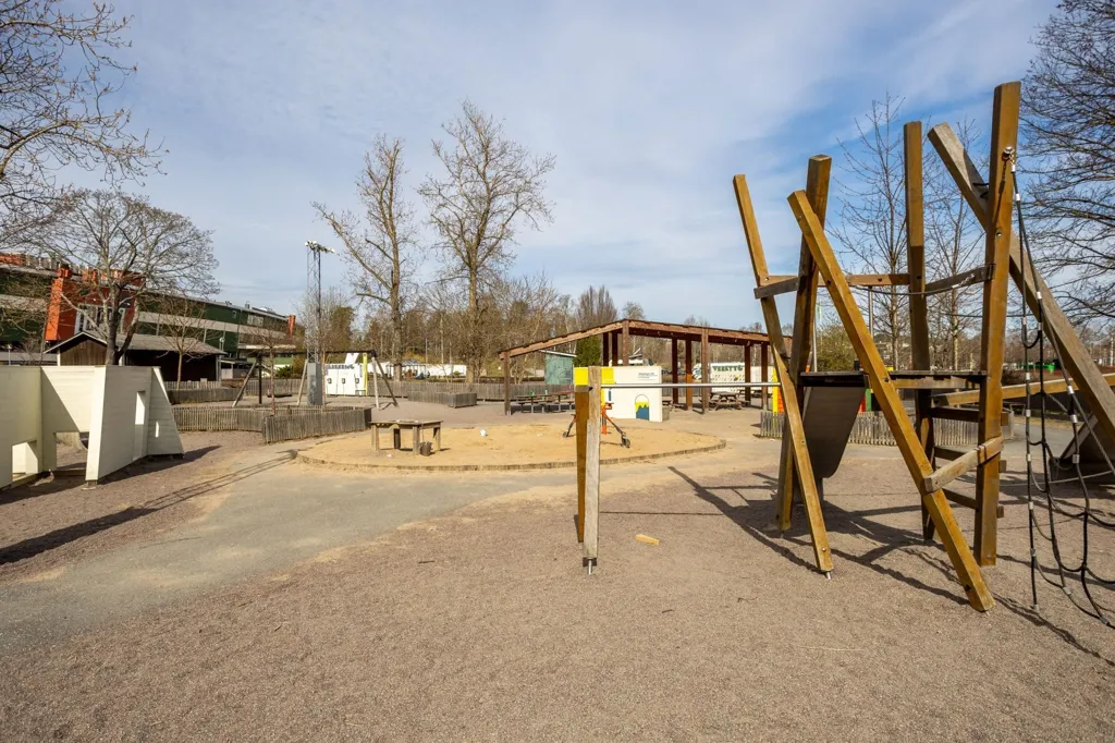 Apartment with Balcony in Täby Park