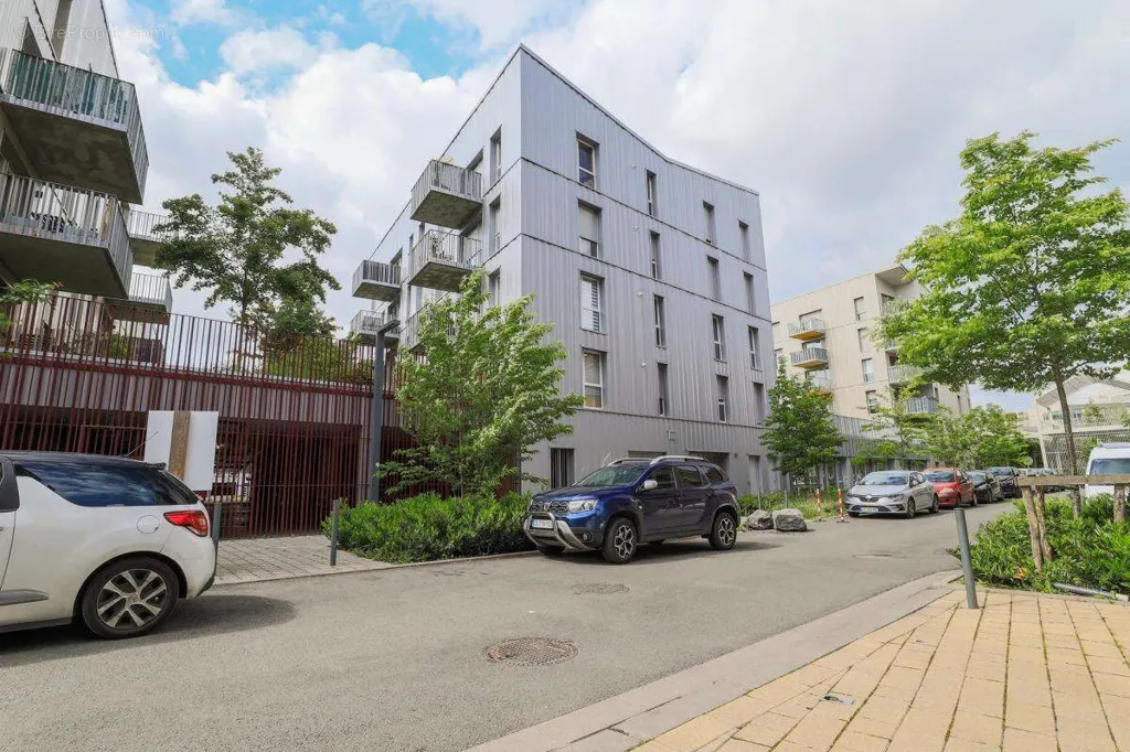 Välivaade - 4-Piece Apartment with Balcony near Lille