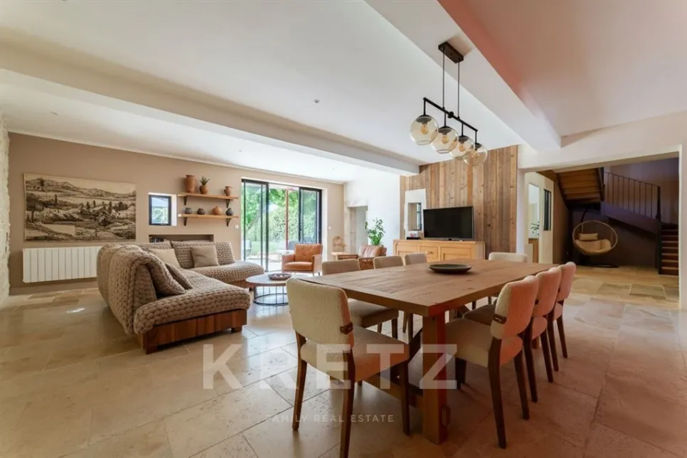 Sala da pranzo - Renovated Barn with Pool near Nîmes