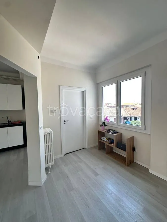 Soggiorno - Appartamento ristrutturato con terrazza a Galliate
