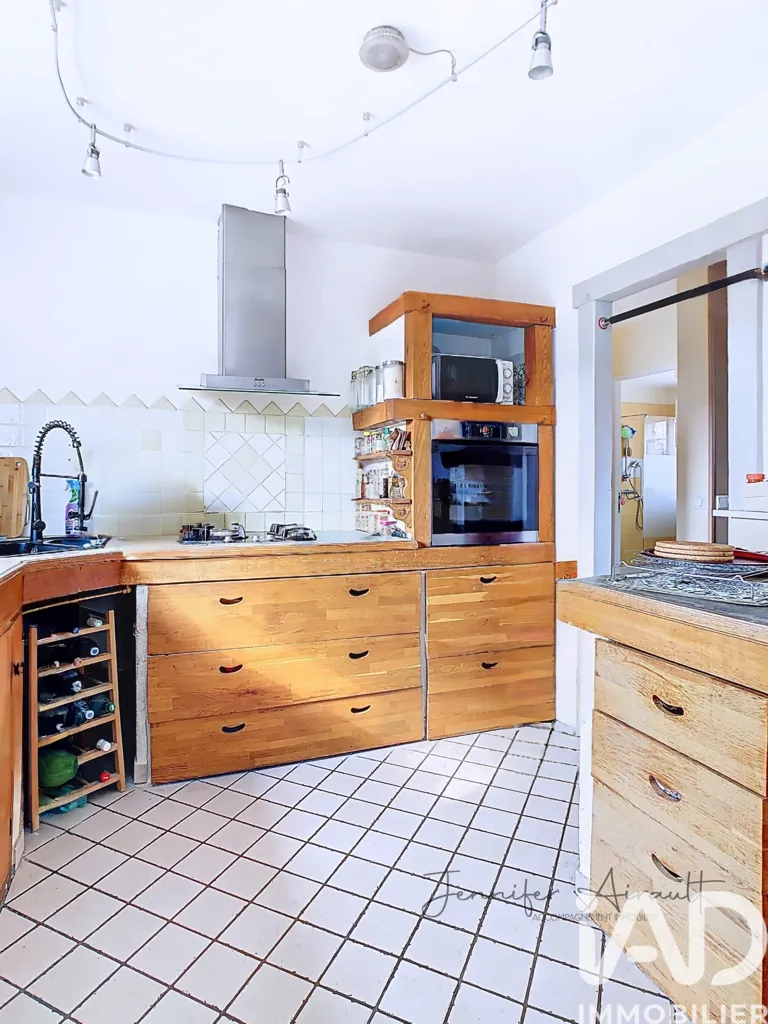 Cuisine - Maison Traditionnelle avec Jardin à Montigny-Lencoup