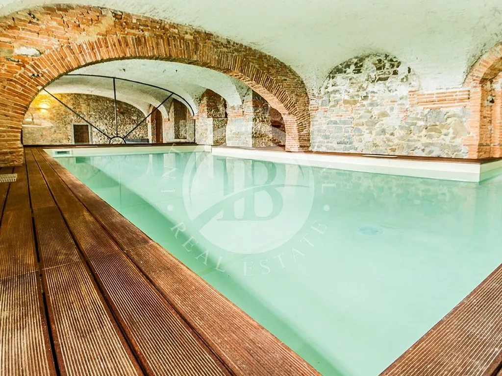 Pool - Luxury Apartment with Pool in Lucca, Tuscany