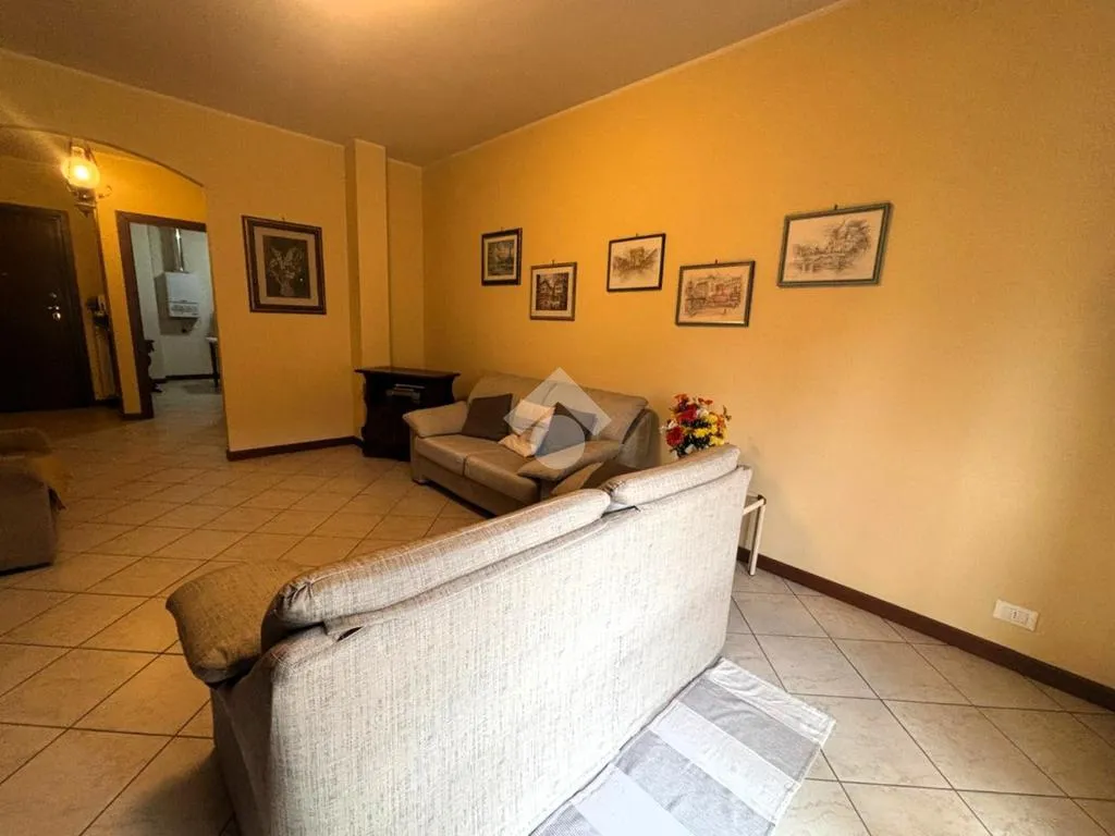 Séjour - Quadrilocale with Balcony in Mantova
