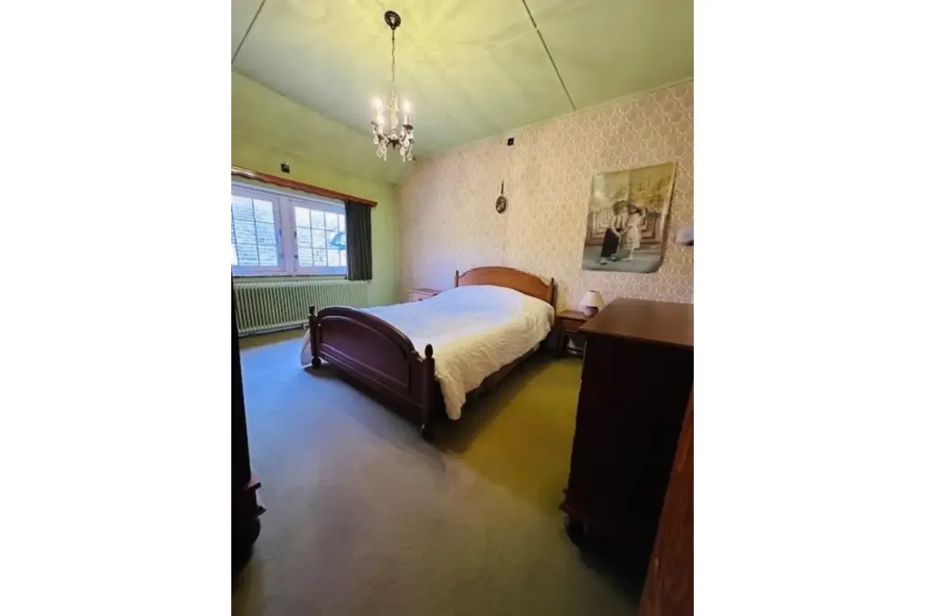 Chambres - Maison 4 Façades à Rénover avec Jardin à Malonne