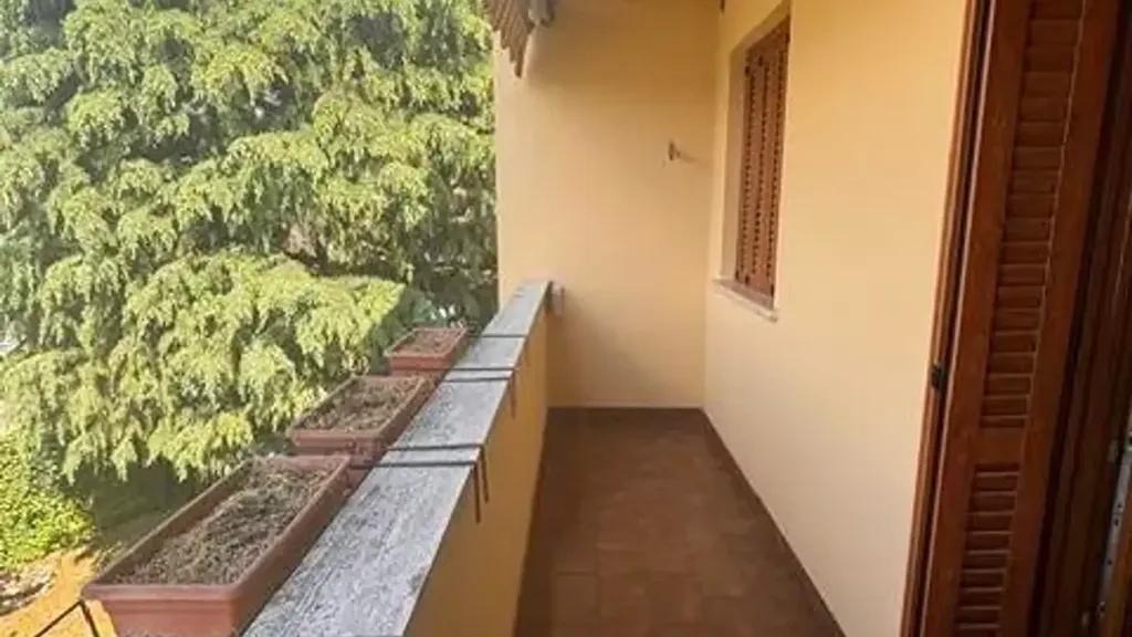 Balcony - Villa with Garden in Vigevano
