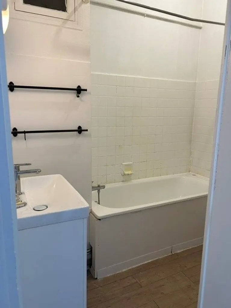 Vannitoad - 2-Bed Apartment with Balcony in Marseille