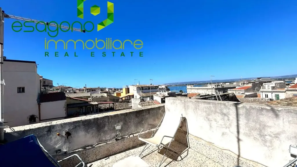 Terrass - Rustic Trilocale with Balcony in Siracusa