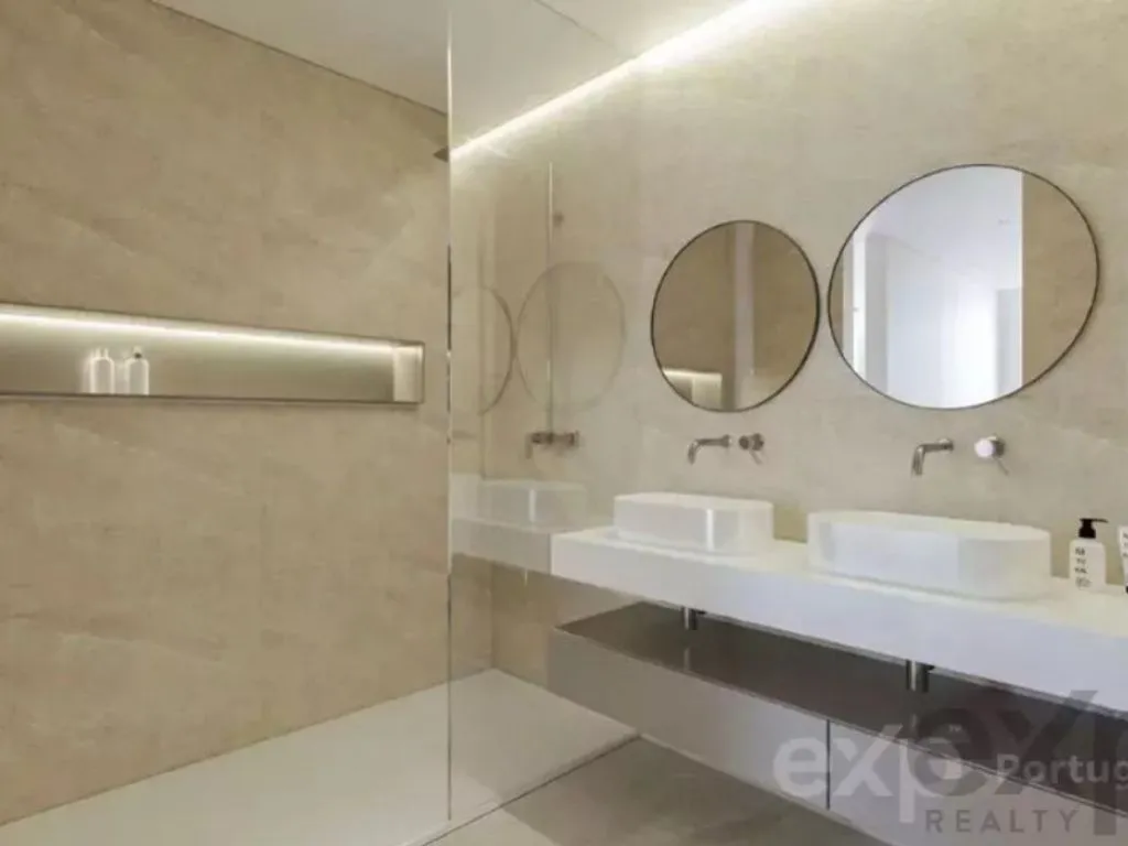 Salles de bain - Two-Bedroom Apartment with Garden View in Funchal