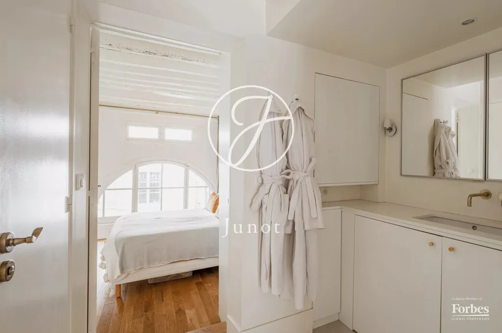 Bagni - Renovated Duplex with High Ceilings in Paris 75007