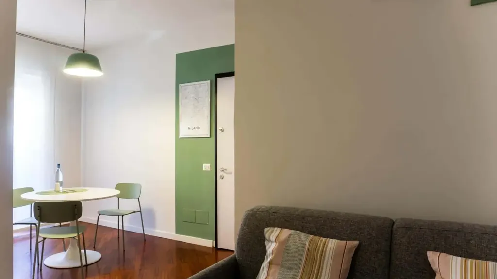 Living Room - 1-Bed Apartment with Balcony in Milan