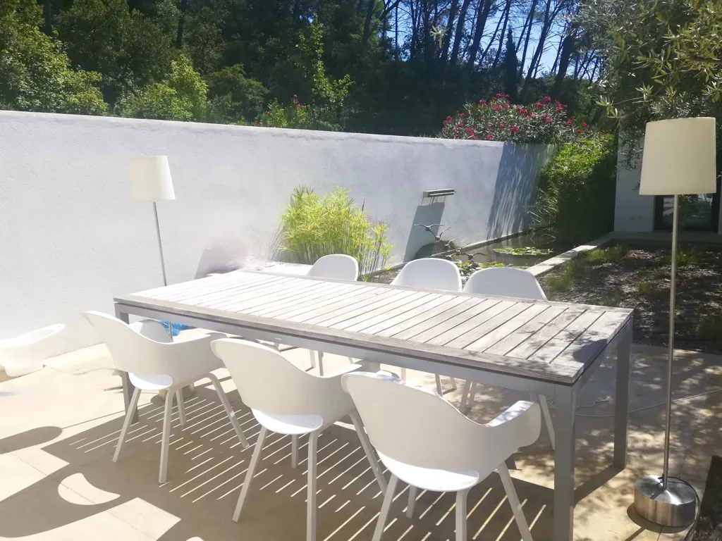 Terrasse - Villa Contemporaine avec Vue Panoramique à Lorgues