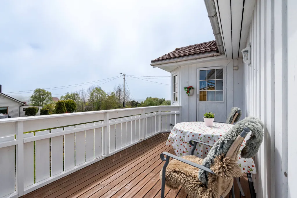 Balcone - Quiet Villa with Garden in Langevåg