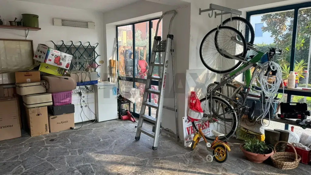 Utility Room - Villa with 1,200m² Garden in Adria