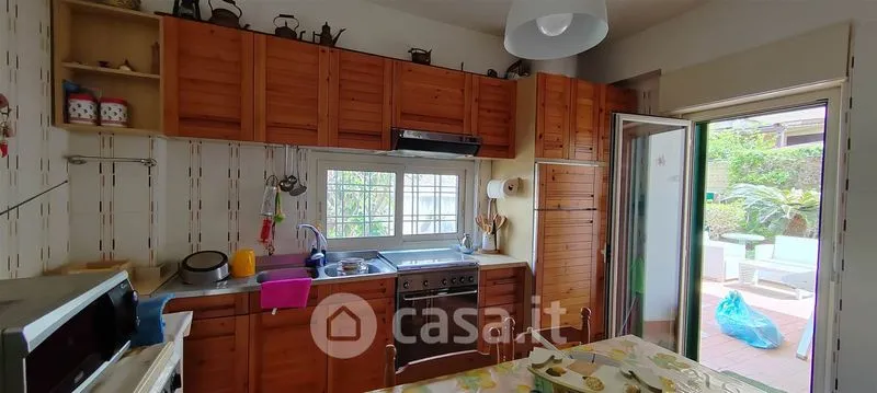 Cuisine - Villa with Garden in Capo Peloro, Messina