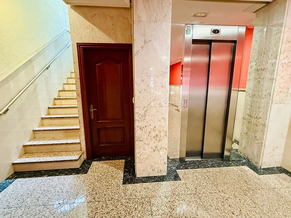 Esik - Bright Apartment with Patio in Valladolid