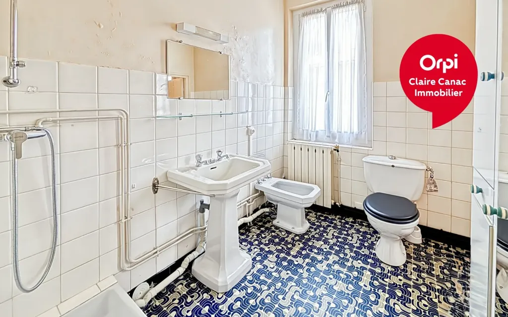 Salles de bain - Maison de Charme avec Jardin au Bord de l'Eau à Castres