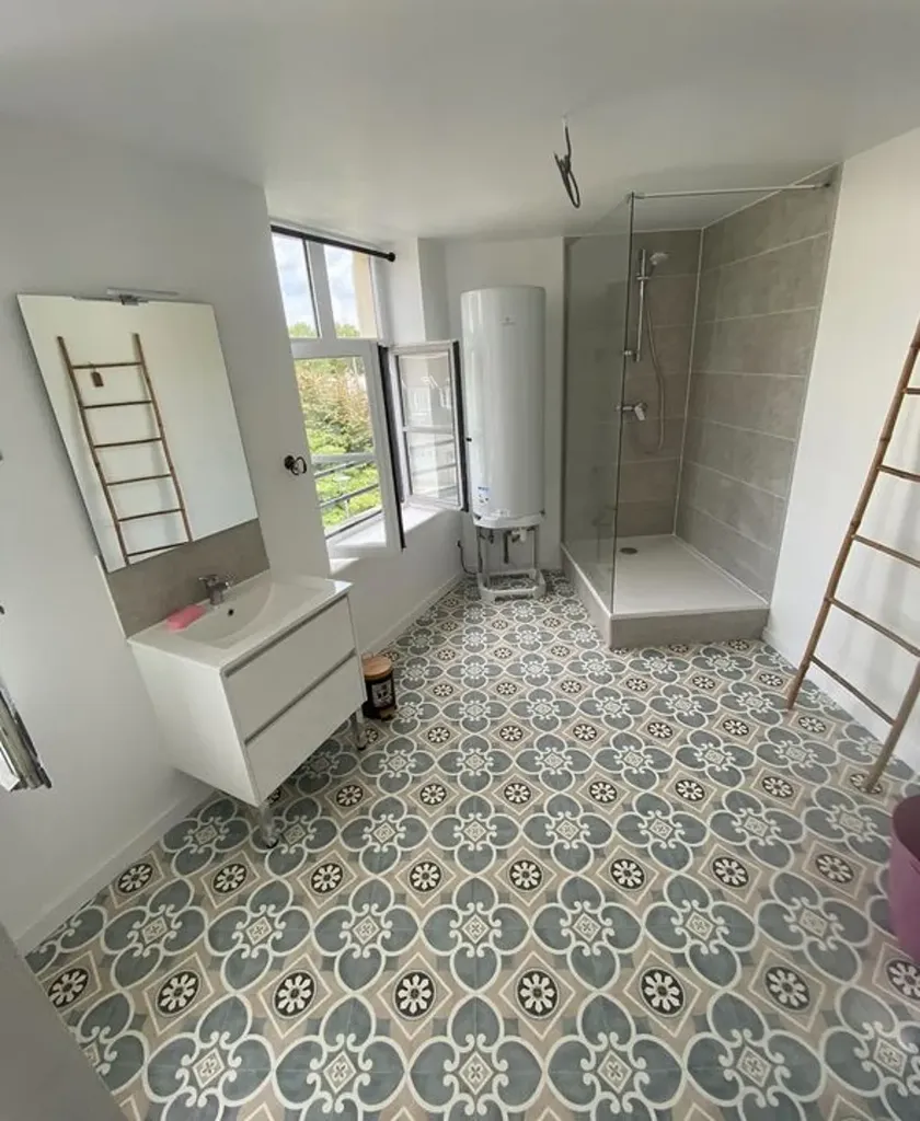 Salles de bain - Chambre Meublée avec Internet à Valenciennes