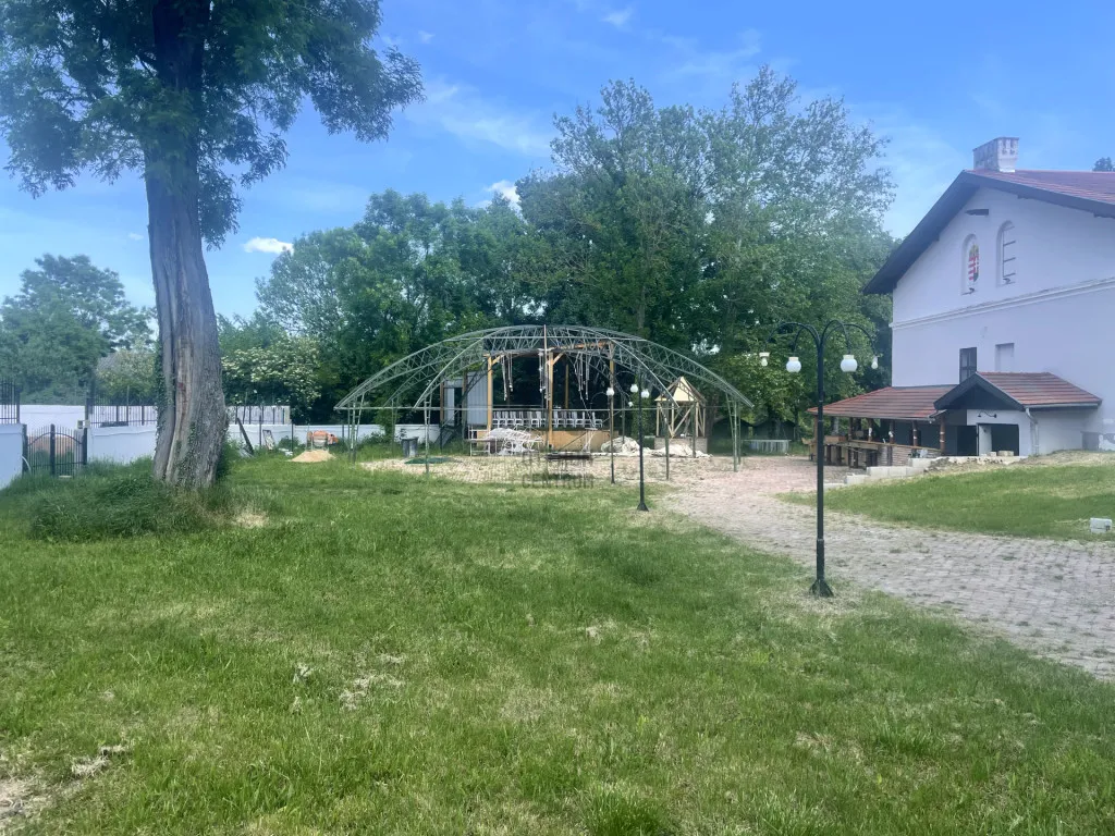 Aed - Historic Villa with Event Space in Nemesvita