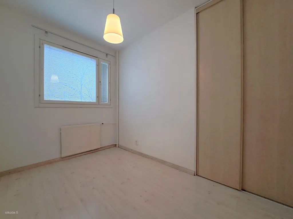 Toad - Three-Room Flat with Glazed Balcony in Nummi