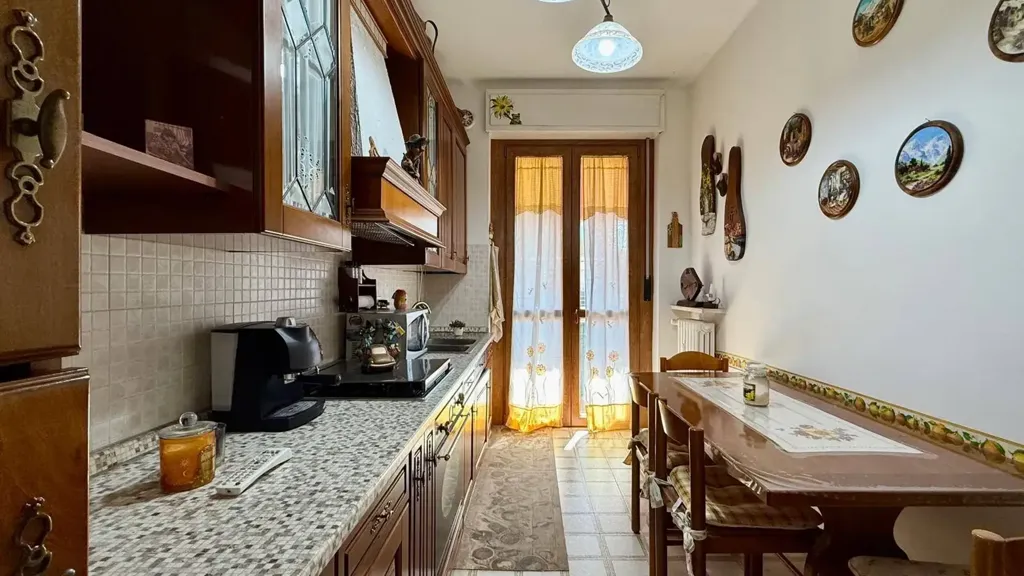 Cuisine - Apartment with Balcony in Alessandria
