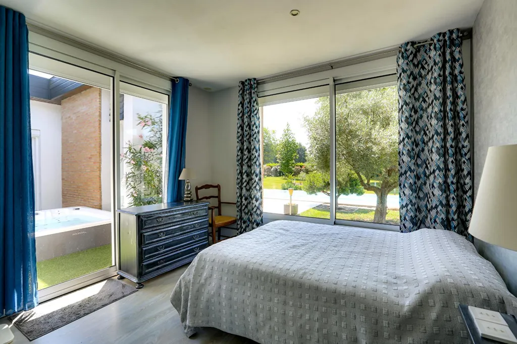Bedrooms - Architectural Villa with Pool in Labatut