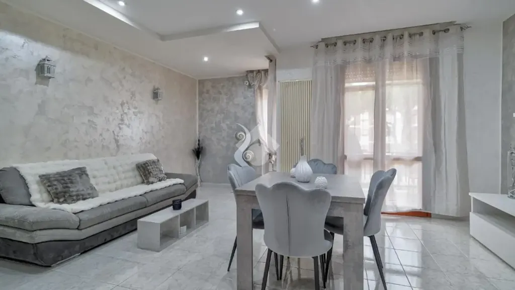 Séjour - Rear-Facing Apartment with Balcony in Civitavecchia