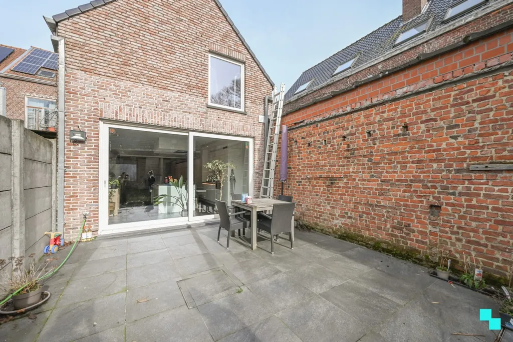 Jardin - Maison Rénovée avec Jardin à Izegem
