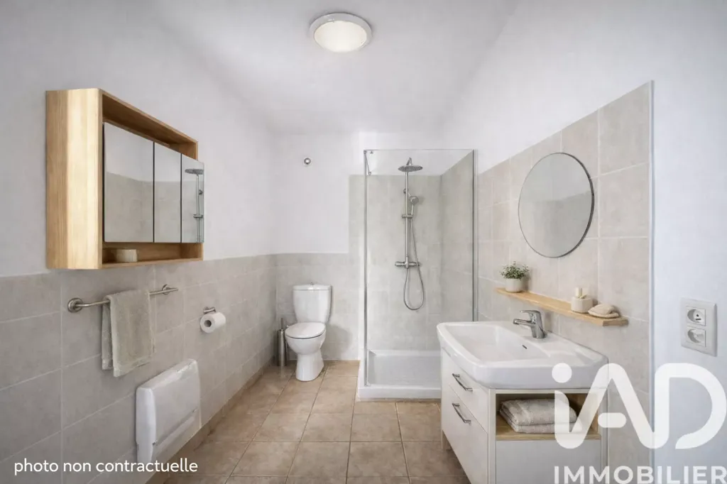 Salles de bain - Appartement Duplex avec Garage au Centre de Malaucène