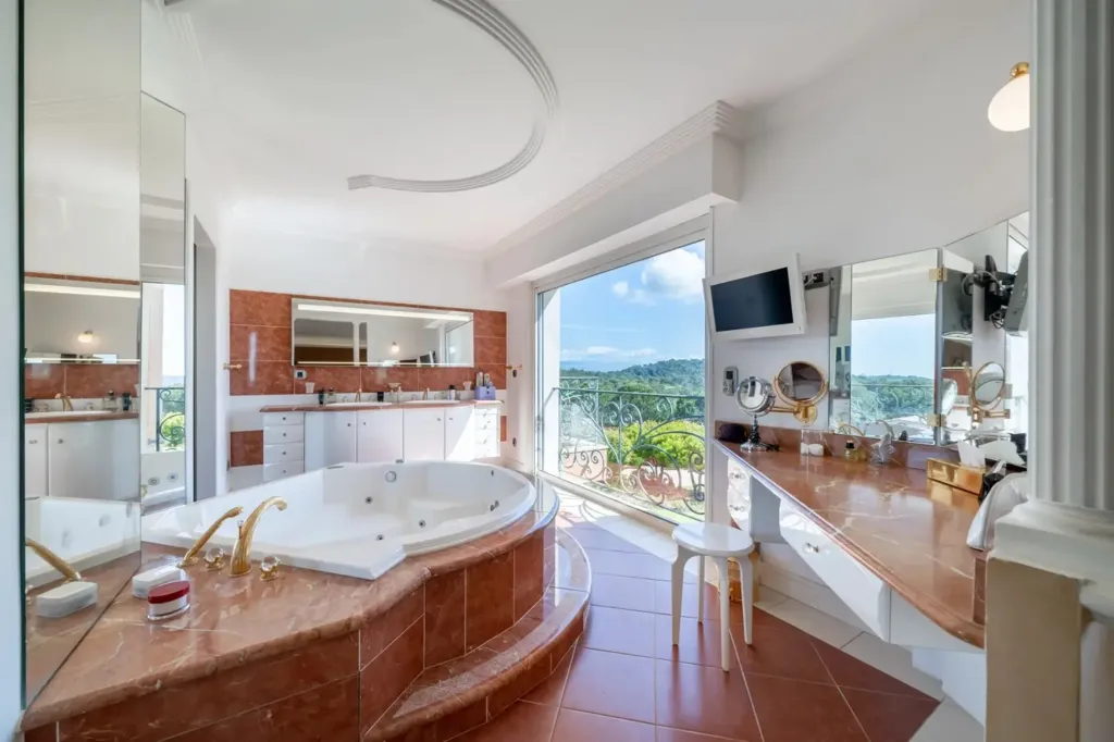 Vannitoad - Contemporary Bastide with Pool in Quiet Setting