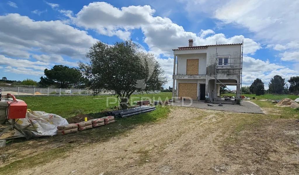 Extérieur - Mixed Use Property with Pool in Remodelable House
