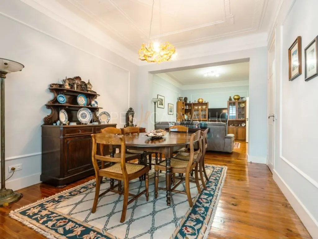 Söögituba - Luxury Apartment with High Ceilings in Lisbon
