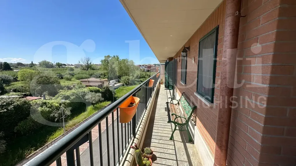 Balcon - Apartment with Balcony in Via Anagnina, Rome