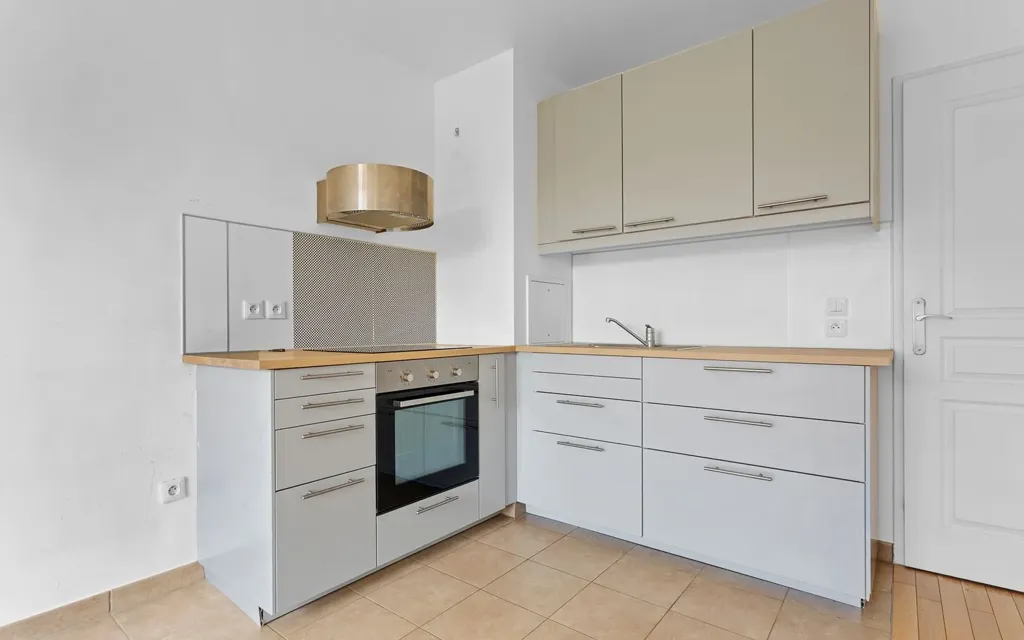 Cuisine - Appartement T2 avec Balcon au Calme à Yerres