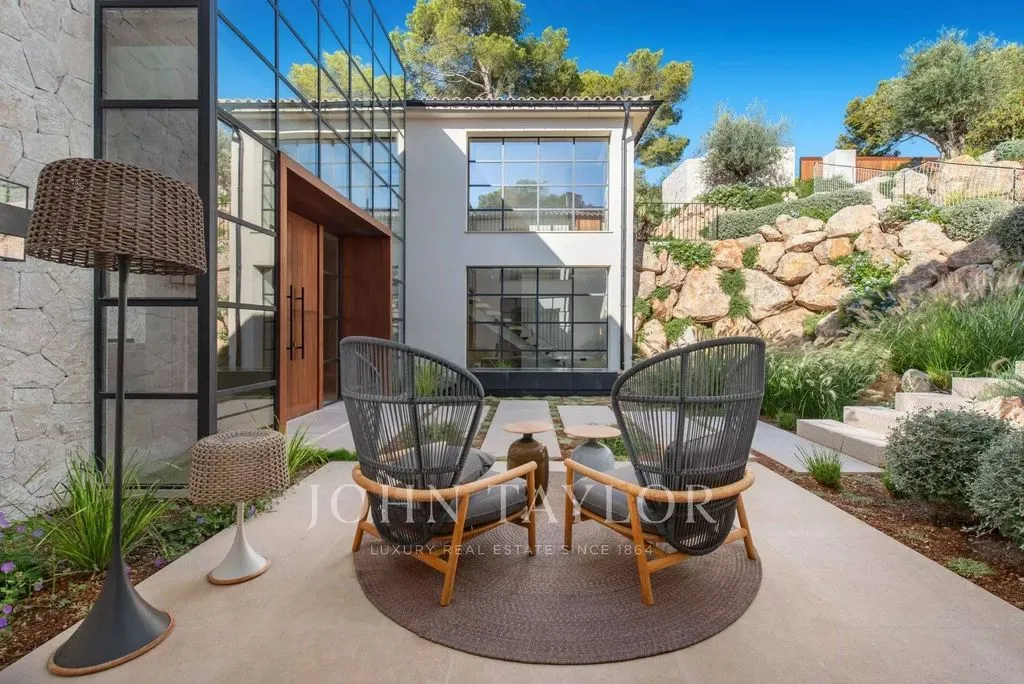 Terrace - Luxury Villa with Sea View in Bendinat
