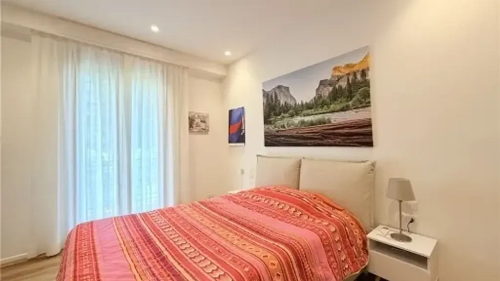 Chambres - Finely Refined 6-Bedroom Apartment in Florence