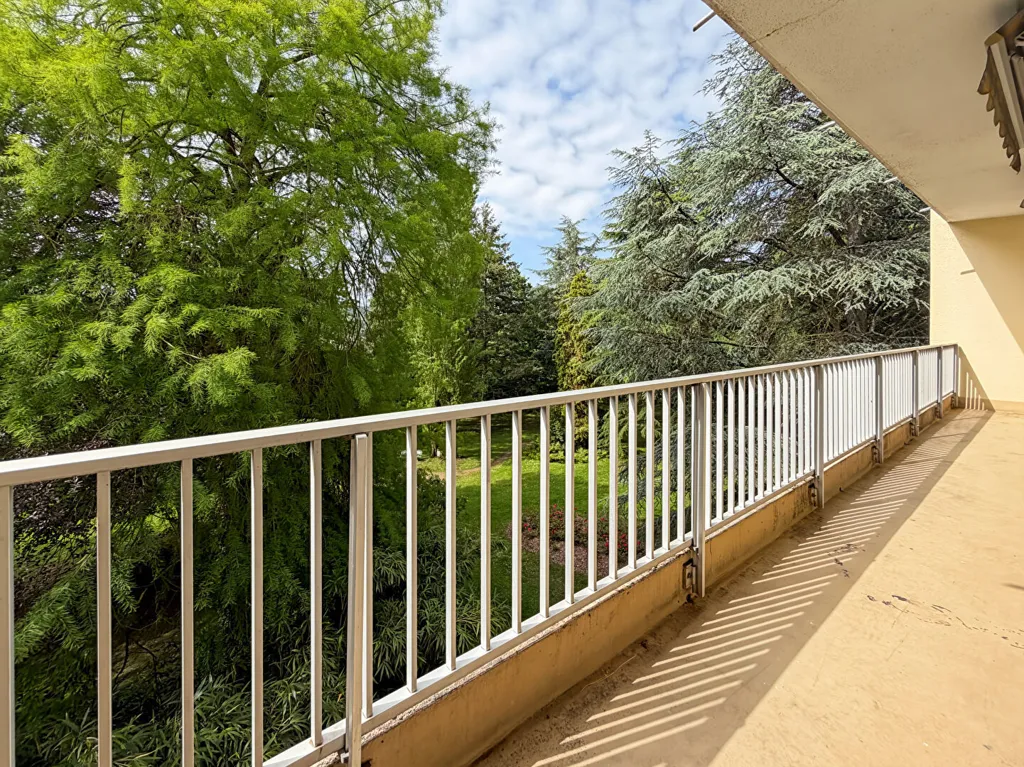 Balcon - Appartement 4 Pièces avec Balcon sur Parc à Orsay