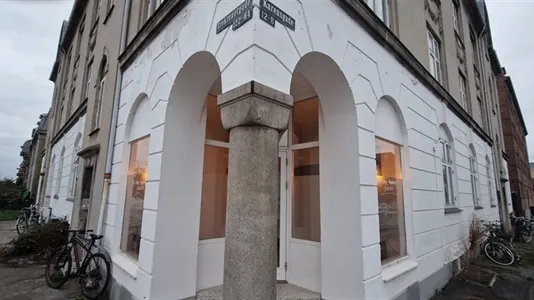 Exterior - Clinic with Corner Entrance in Valby