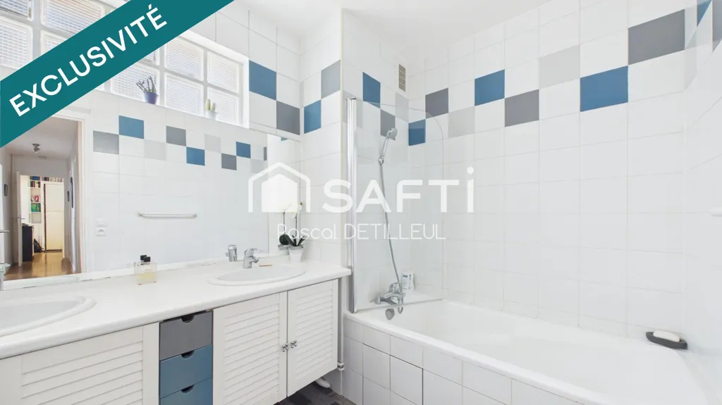 Vannitoad - Spacious 7-Piece Apartment with Balcony in Garches