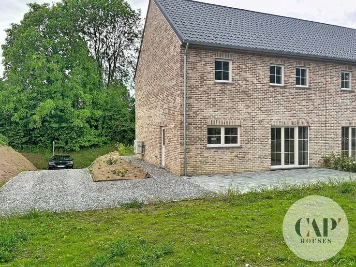 3 magamistoaga maja asukohas Orp-le-Grand