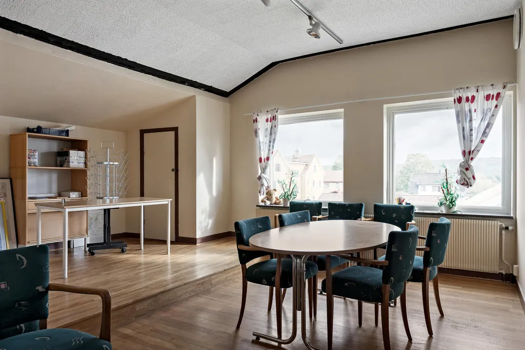 Sala da pranzo - Historic Civic Centre with Development Potential in Central Getinge