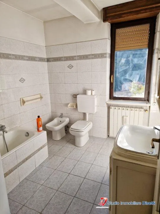 Bathrooms - Villa with Panoramic Views in Capo Di Ponte