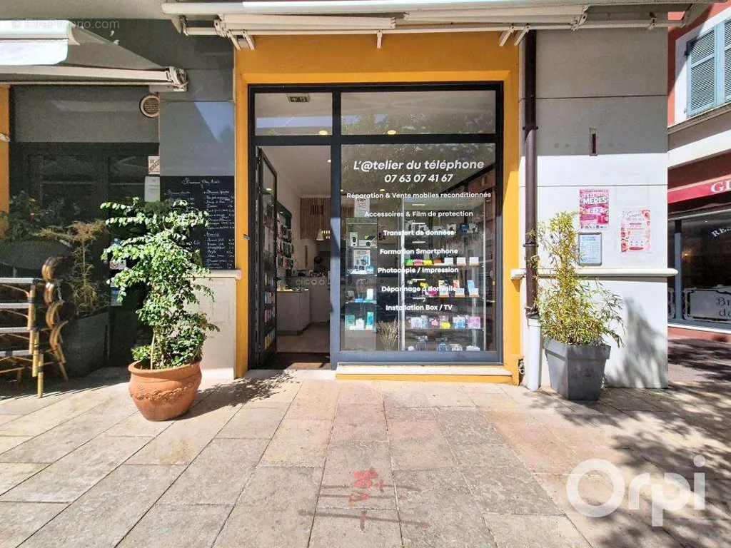 Extérieur - Local commercial à Cagnes-Sur-Mer
