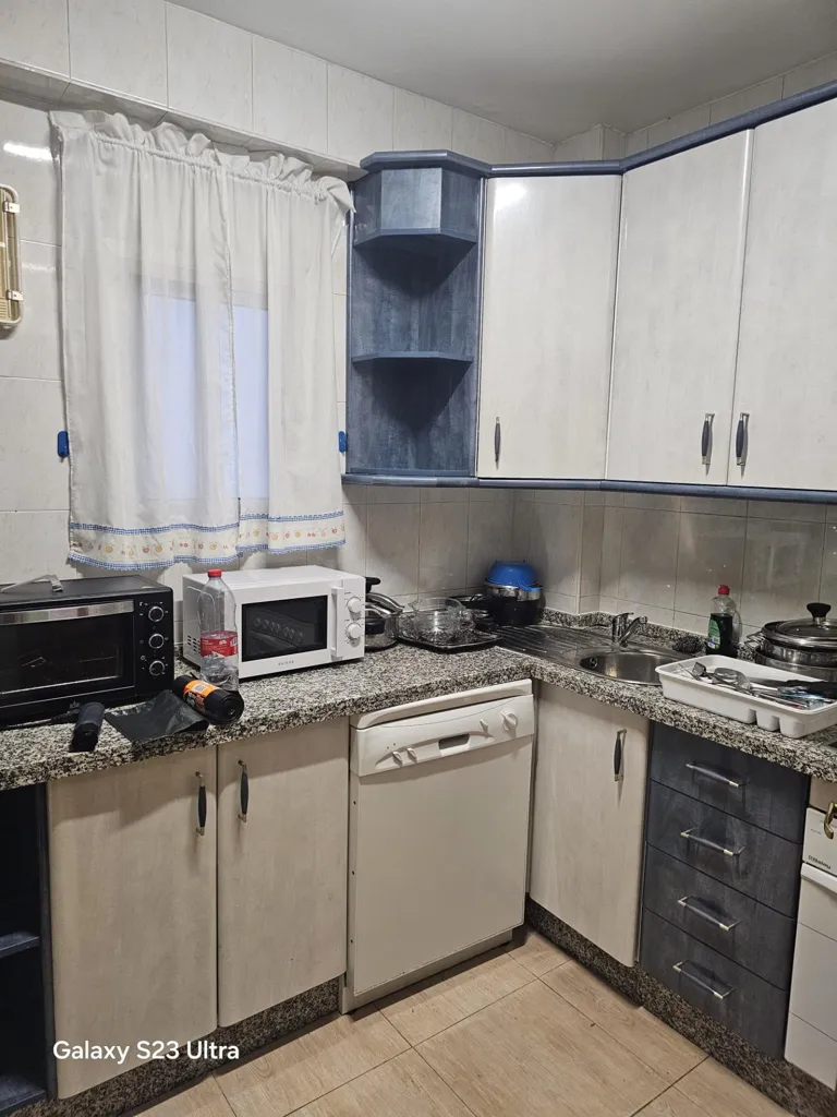Cuisine - Apartment with Balcony in Renfe Area